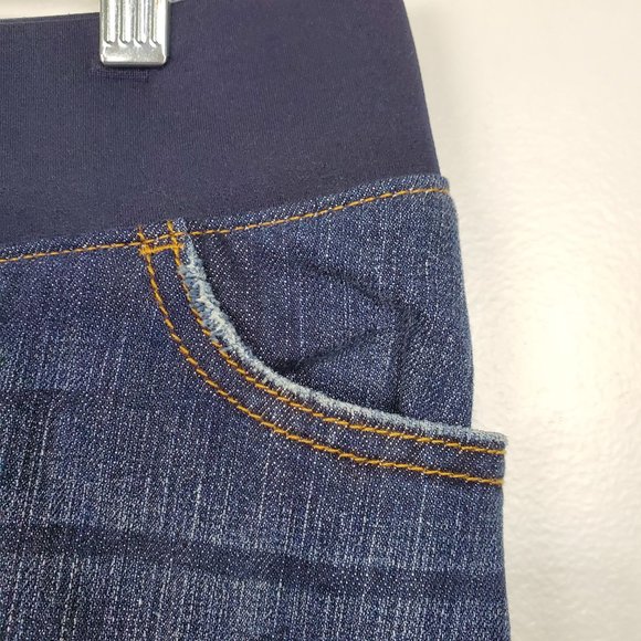 Liz Lange Maternity for Target Maternity Dark Wash Denim Jean Shorts Size M - Picture 3 of 11